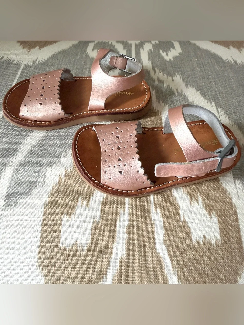 5💕 Freshly Picked Rose Gold Laguna Toddler Sandal Soft Leather Metallic Pink